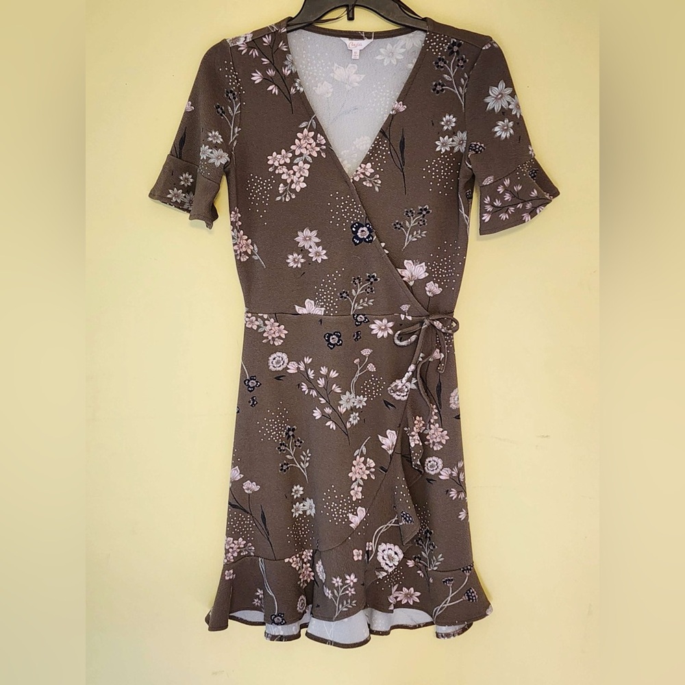 XS Candie's brown floral short sleeve dress